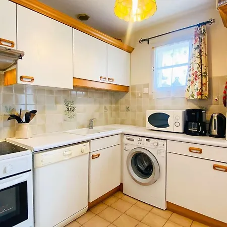 De Plain Pied A L Interieur Des Remparts Vila *