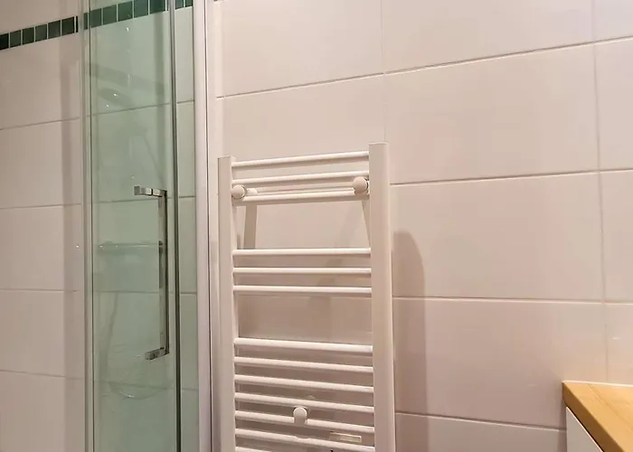 De Plain Pied A L Interieur Des Remparts Vila